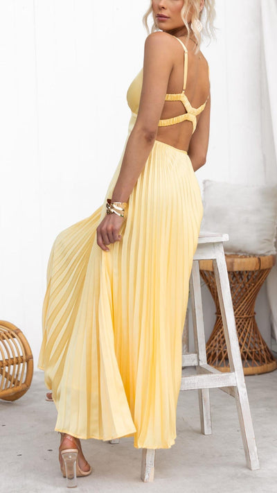 Maris – Sonnengelbes Plissée-Maxikleid mit V-Ausschnitt